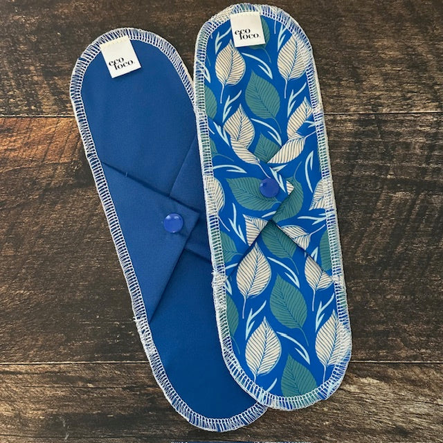 Serviettes hygiéniques lavables avec des motifs de feuilles