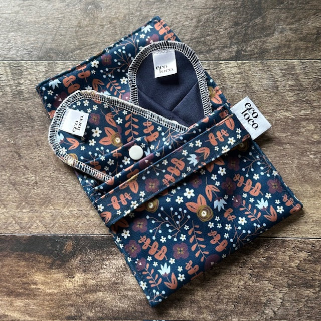 Pochette pour serviette hygiénique lavable.