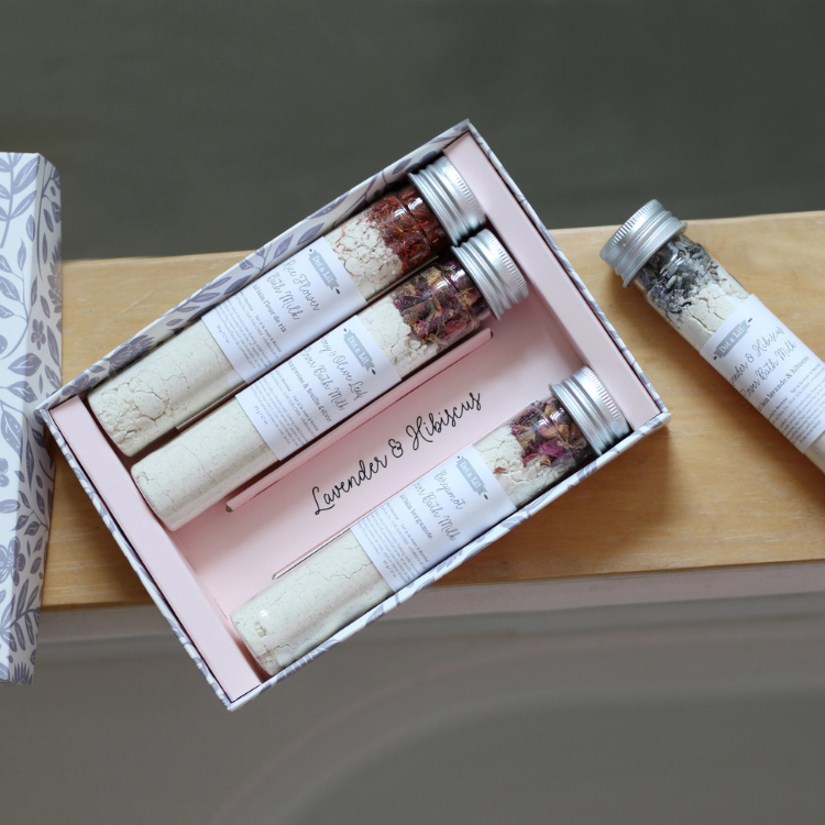 Collection box of 4 bath milks