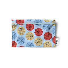Sac à collations réutilisable avec des illustrations de parapluies sur fond blanc