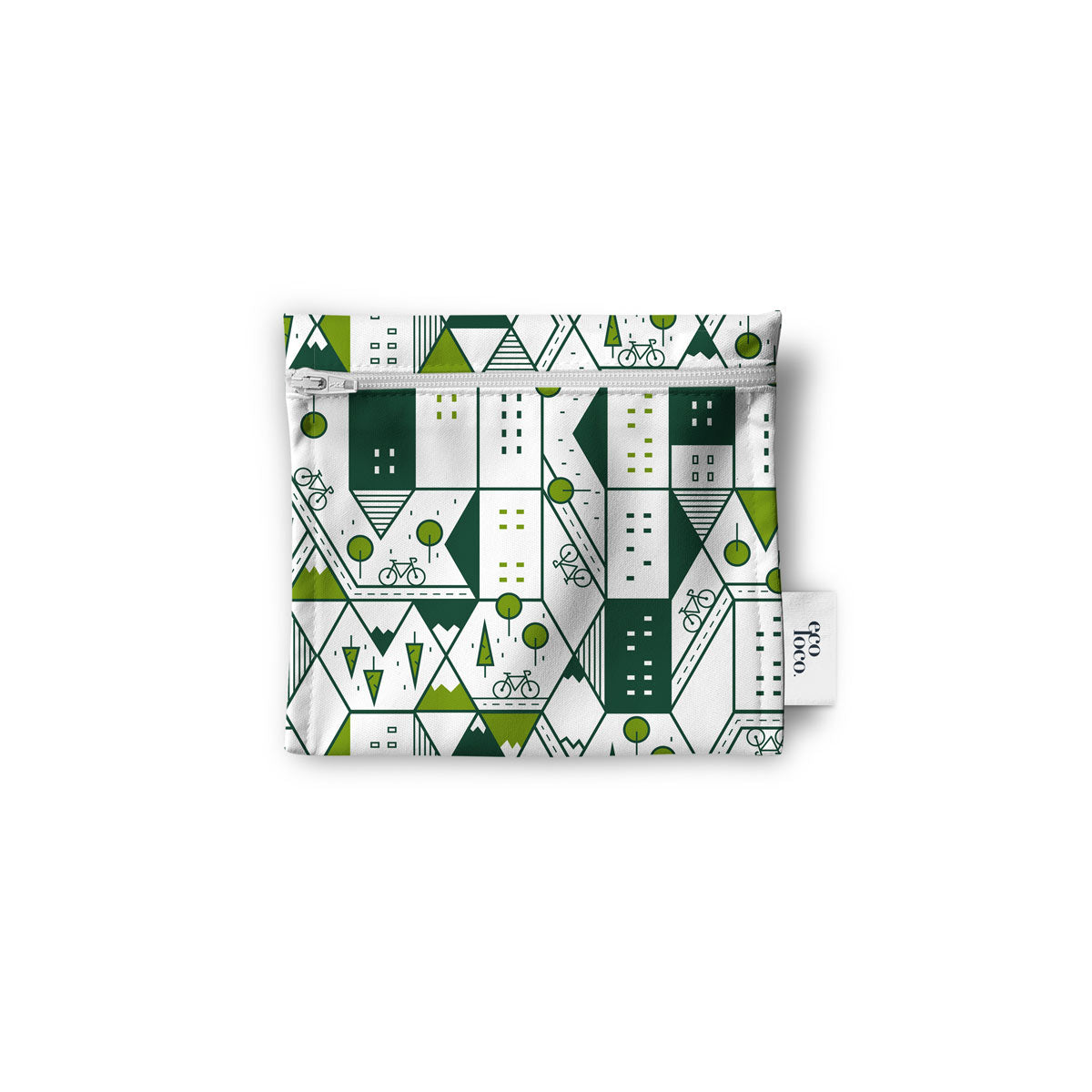 Un sac réutilisable en tissu pour les collations, sandwich, noix, biscuits, crudités, de couleur verte avec des petits vélos, des arbres et des routes en lignes vectorielles. Le sac est à plat sur un fond blanc.