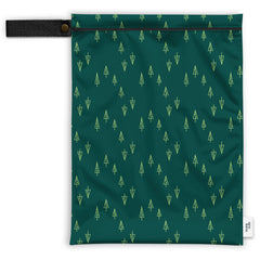 Grand sac avec ganse noitre motif de sapin vert lime sur fond vert forêt fait par Eco Loco
