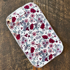 Papier de toilette lavable avec des motifs de fleurs