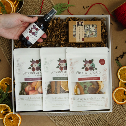 Ensemble cadeau de 3 pot-pourris à mijoter, une brume de maison et des cubes fondatns aromatiques