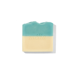 Savon bleu et beigneau géranium et à la menthe poivrée de Mélia, Miels d'anicet sur un fond blanc