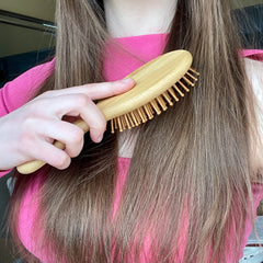 brosse à cheveux en bois